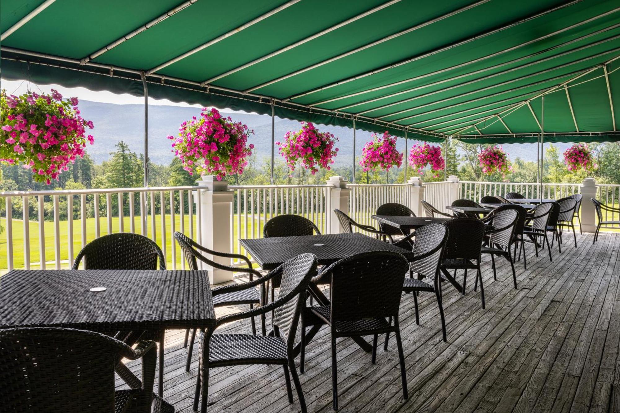 The Equinox Golf Resort & Spa Manchester Exterior photo